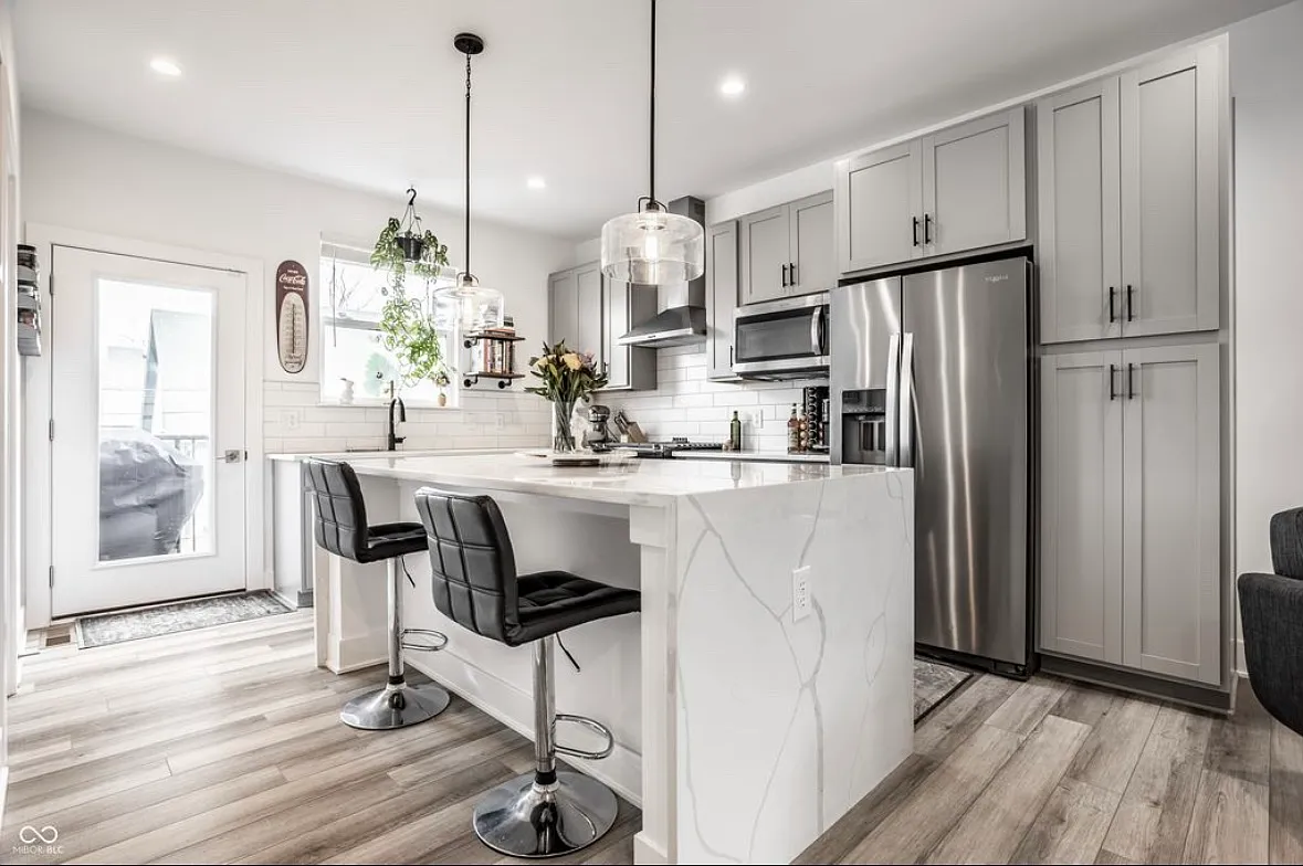 1738 Alloy Dr photo 1