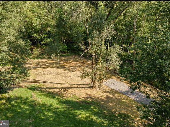 2nd image of 106 Weitzel Rd