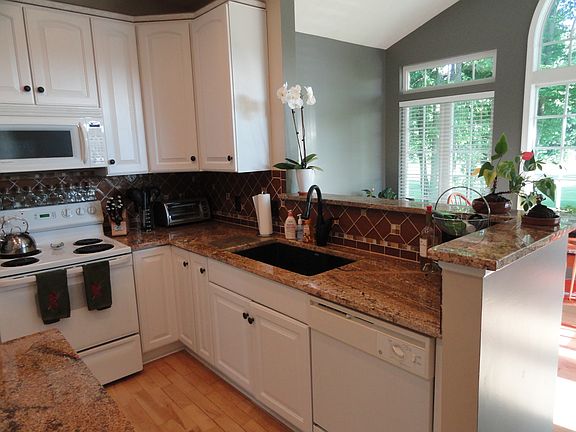 4th image of 3452 Woodlands Cir