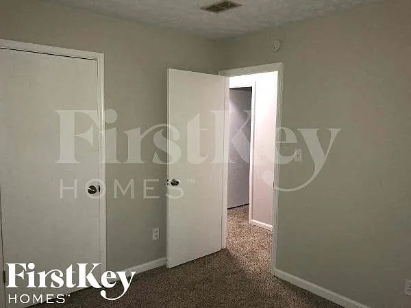 5102 Galbraith Cir — Photo 11