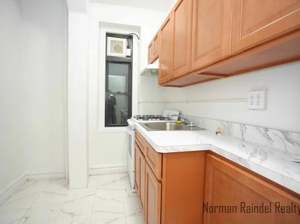 1751 67th Street image 6 of 16