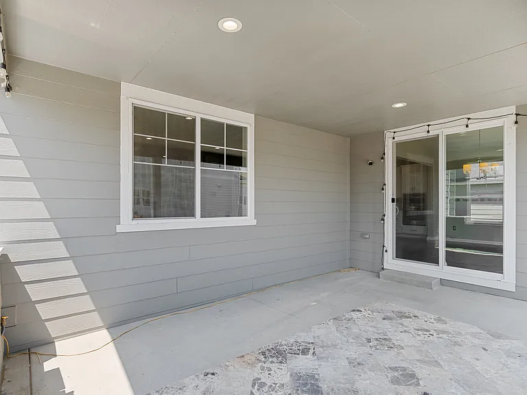 490 W Ridge Cir — Photo 44