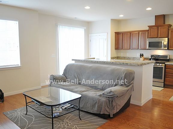 2nd image of 1470 51st Pl NE