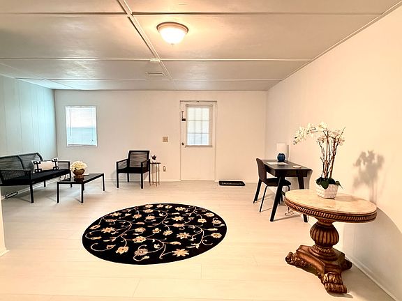 2nd image of 9999 NE 120th St #2