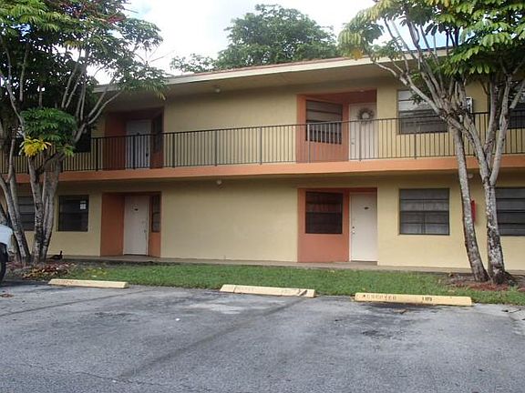 3rd image of 4198 Lakeside Dr