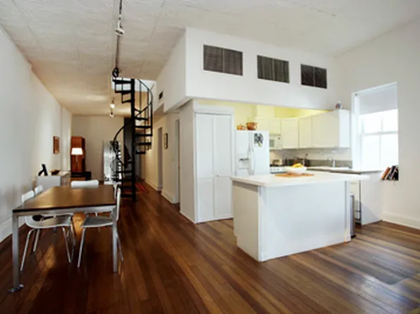 298 Elizabeth Street image 1 of 4