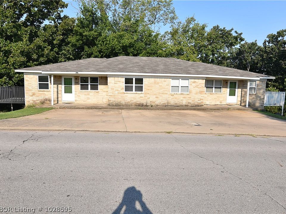 1st image of 1601 N Hills Blvd