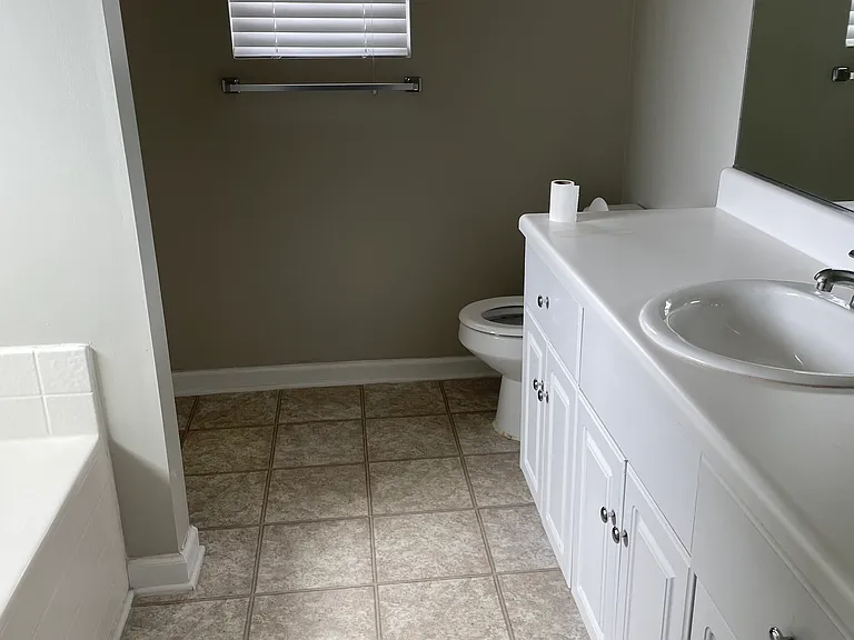 4440 Silverton Rd — Photo 4