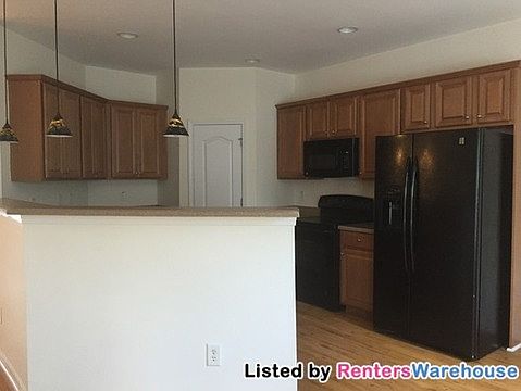 4th image of 2695 Cedar Dr