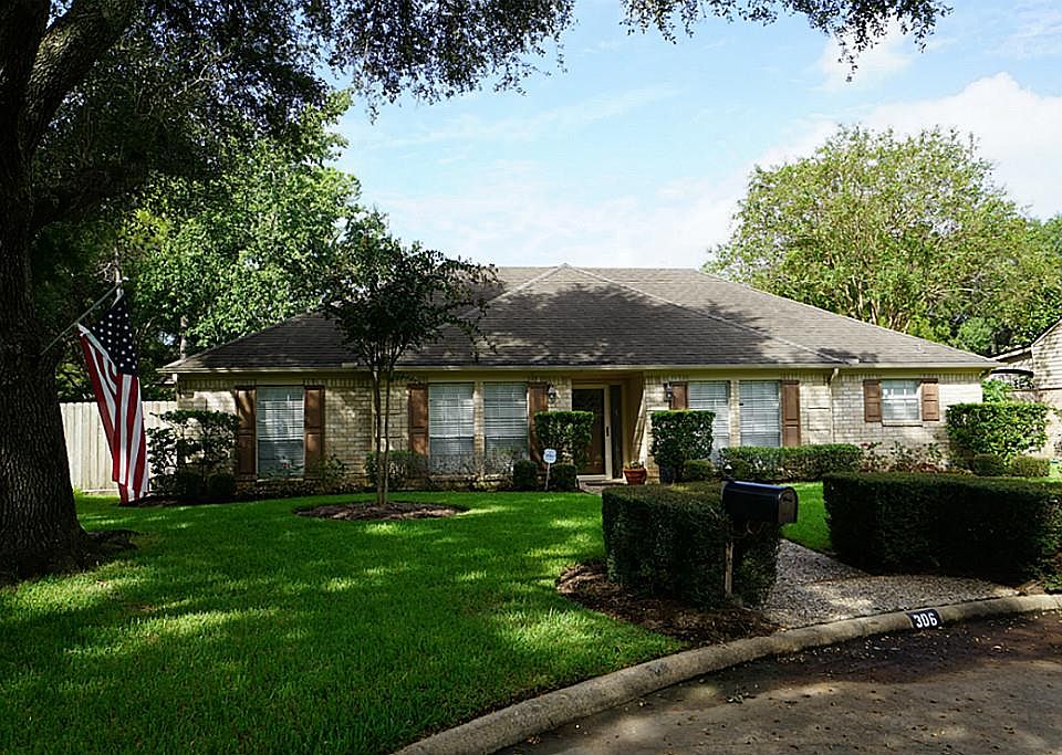 1st image of 306 Laxton Ct