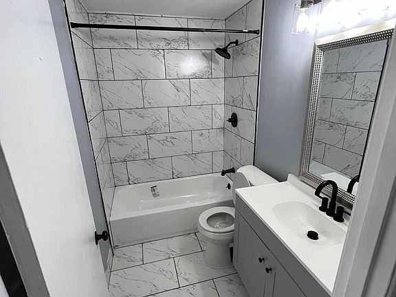 4th image of 1017 Wrenwood St