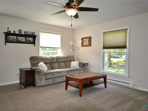 3rd image of 25616 Elizabeth Dr