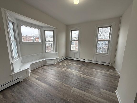 4th image of 4619 Park Ave