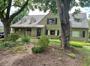 19 Gordon Ave, Dallas, PA 18612