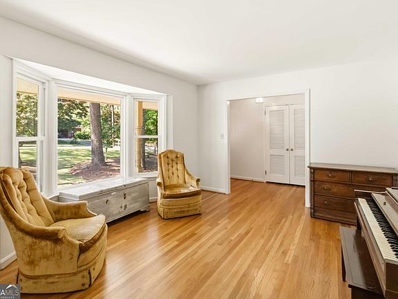 3rd image of 2738 Foster Ridge Rd