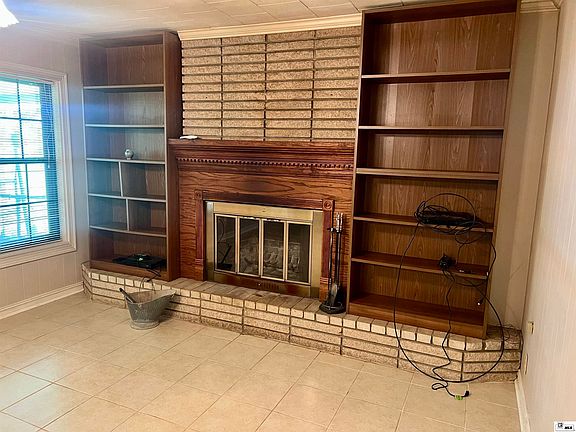 5th image of 307 W Restful Homes Rd