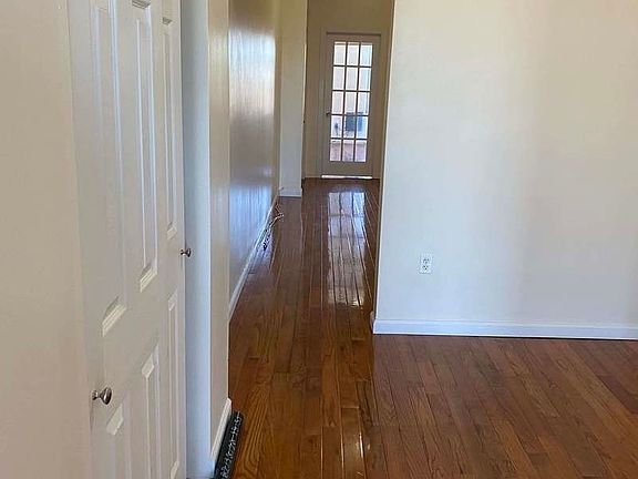 4th image of 174 Norman Ave APT 4L