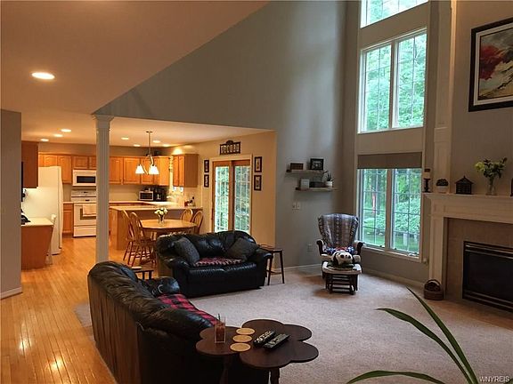 5th image of 209 Ashwood Ln