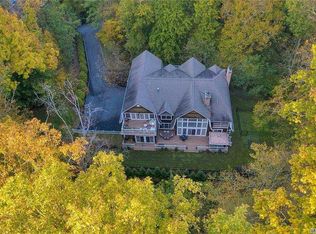 20 Carman Ln, Saint James, NY 11780