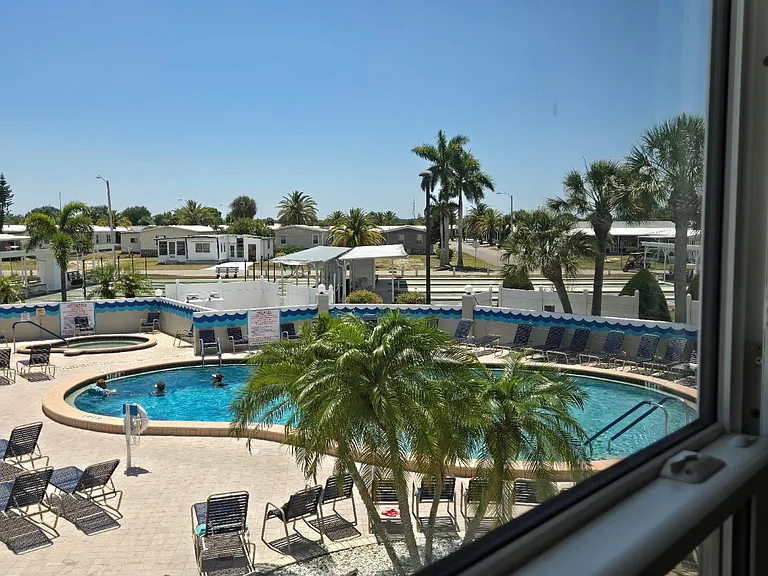 2 beautiful heated pools with hot tub for the best Florida has to offer. Next to the Clubhouse.