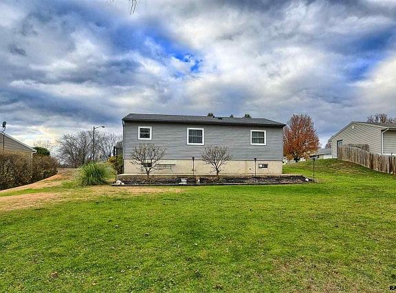 3rd image of 138 Eleanor Dr