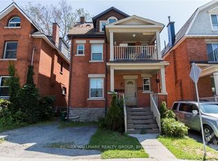 132 Flora St #1, Ottawa, ON K1R 5R5