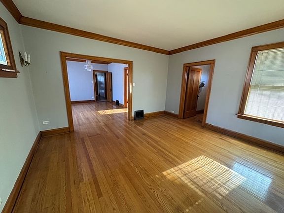 5th image of 9441 S Prairie Ave