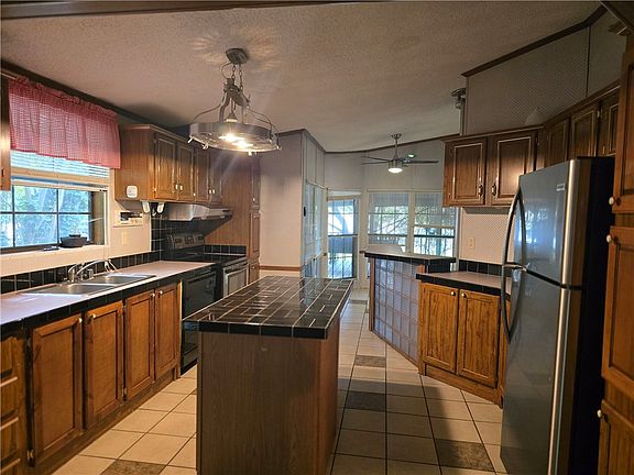 5th image of 330 McClain Dr