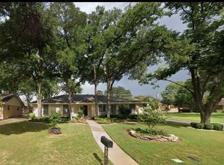 2001 Botts Dr, Arlington, TX 76012