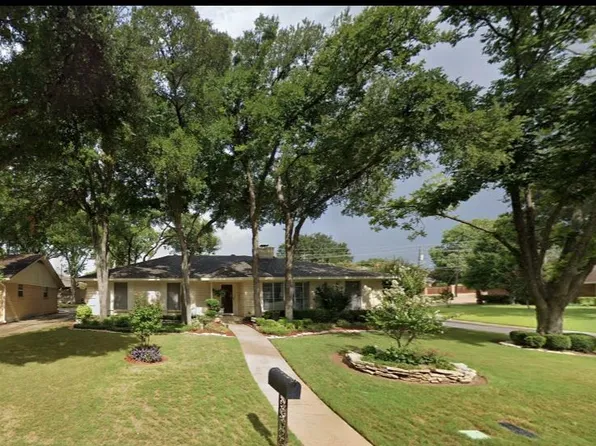 2001 Botts Dr, Arlington, TX 76012
