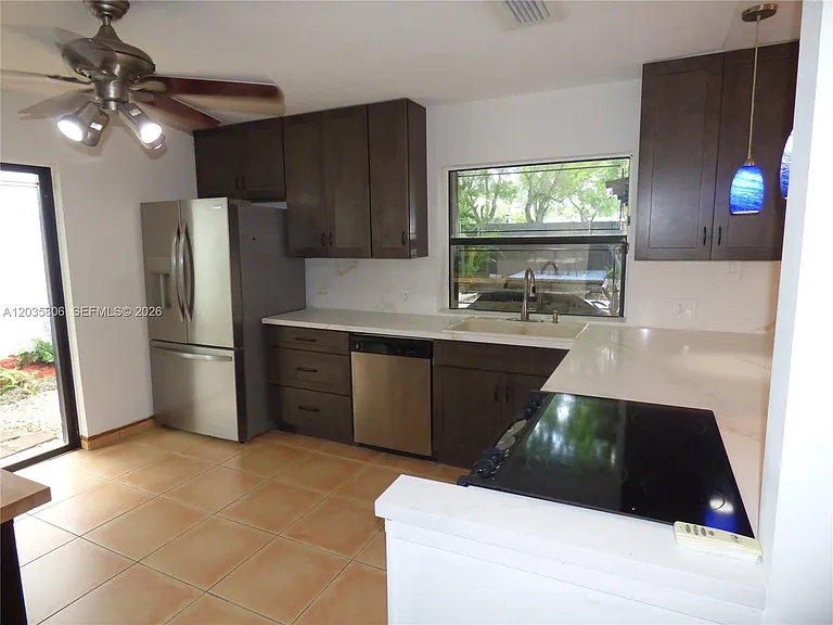 10857 SW 132nd Circle Ct — Photo 8