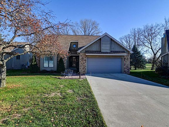 2nd image of 71 Parkview Cir