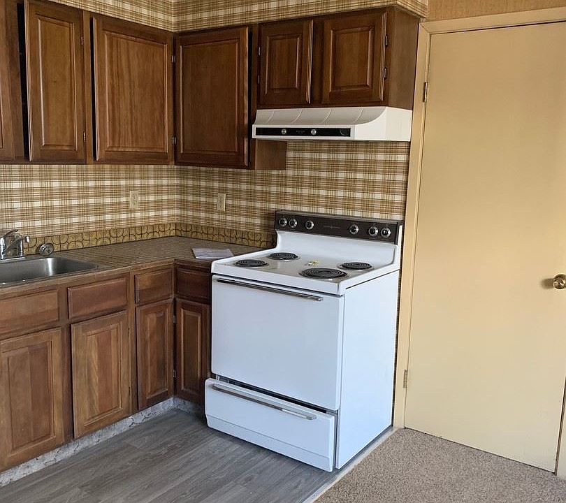 2nd image of 1740 Stewart St APT 05