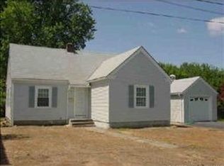 41 Moon St, Cranston, RI 02920