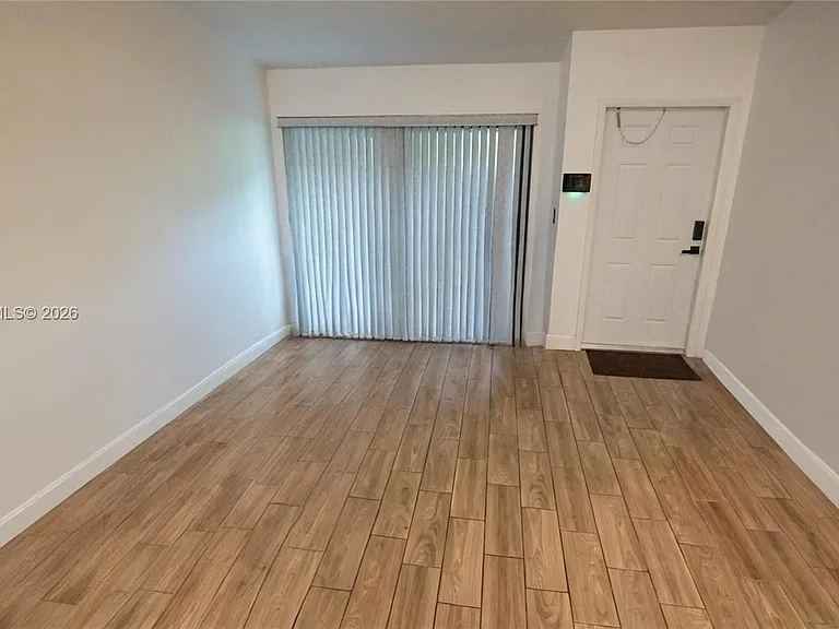 2566 N Nob Hill Rd — Photo 3