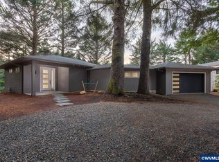 105 W Bay Point Rd, Gleneden Beach, OR 97388