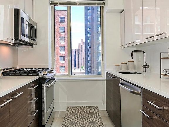 5th image of 240 E 86th St APT 12L