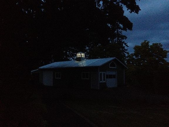 4th image of 2757 Walker Ave