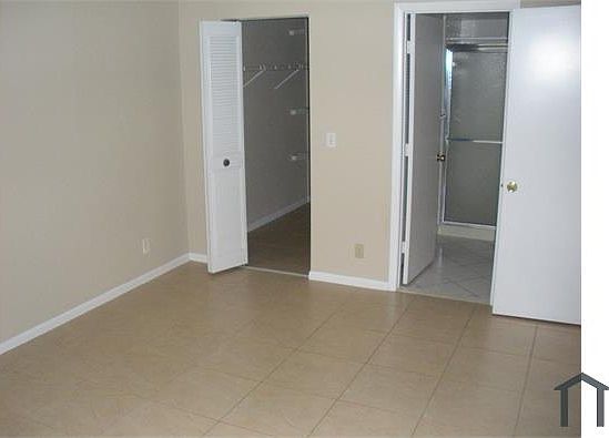 4th image of 208 Foxtail Dr APT E1