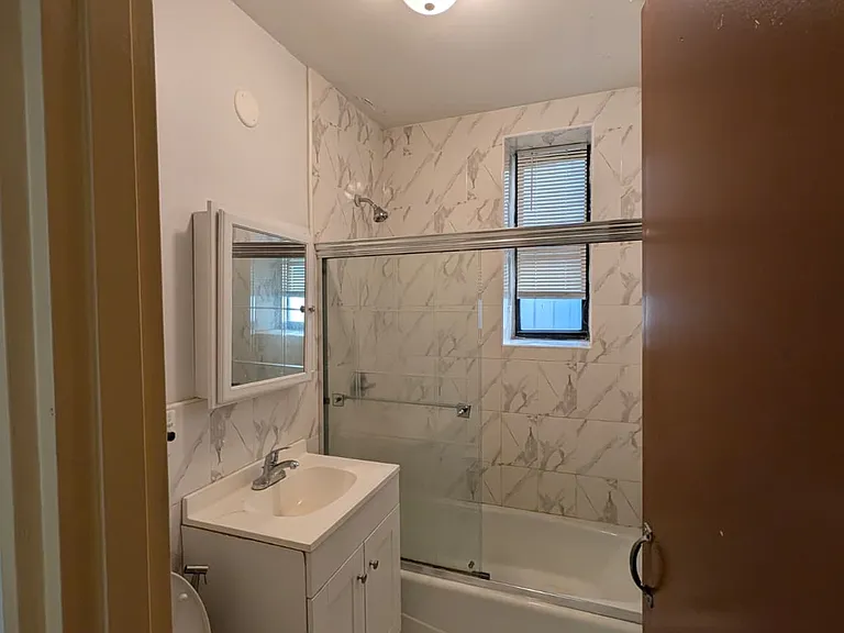 1025 45th St #1 — Photo 5