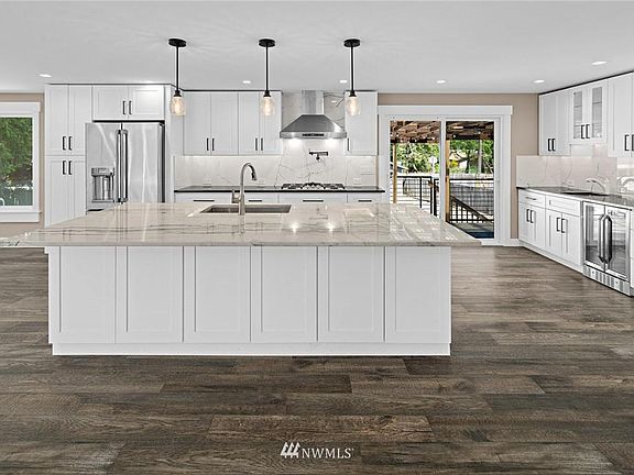 5th image of 2611 Glacier Ct