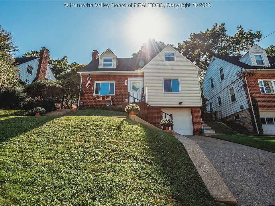 1st image of 402 Fairview Dr