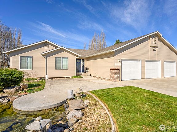 3rd image of 3440 Westshore Drive NE