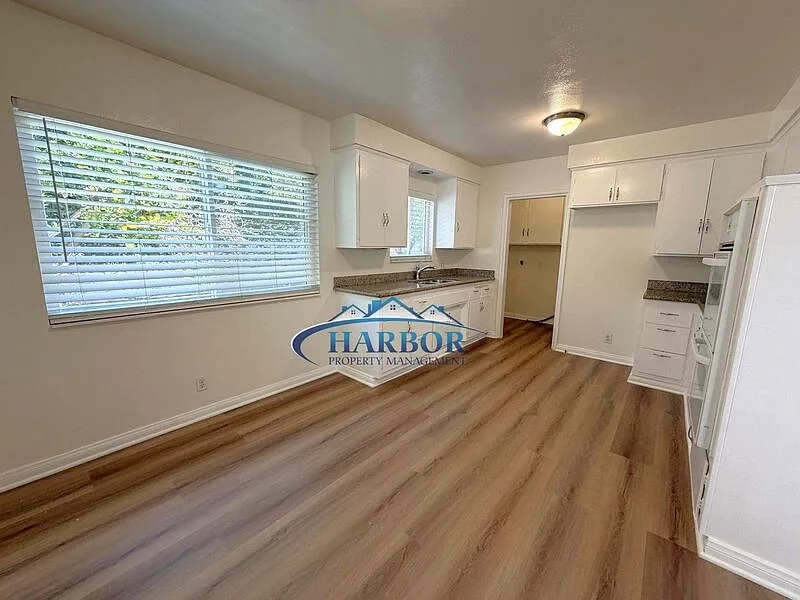 3 bed, 2.0 bath, $2,900 — Photo 4
