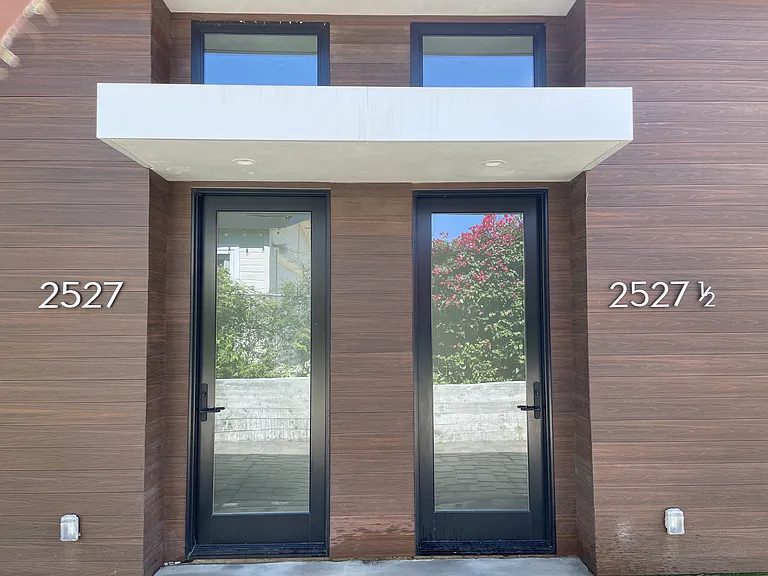 2527 Hermosa Ave — Photo 3