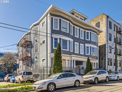 1714 NW Couch St APT 9, Portland, OR, 97209