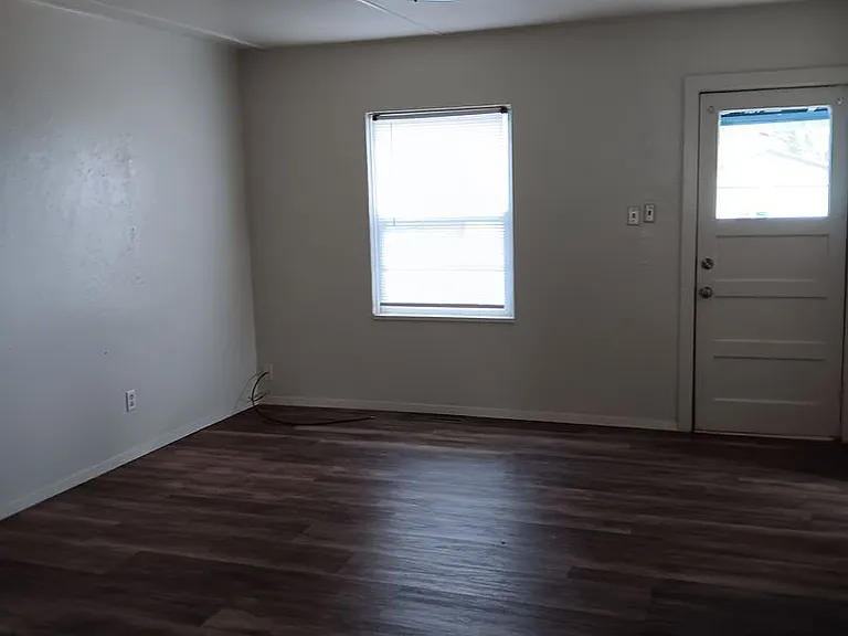 3006 N 2nd St — Photo 3