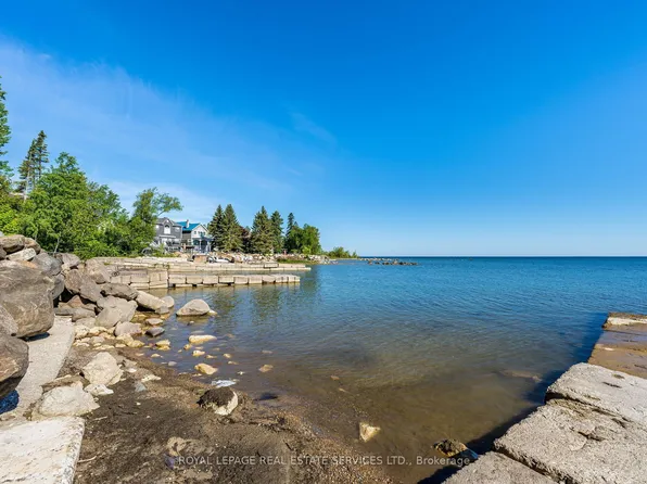 2228 Shore Ln, Wasaga Beach, ON L9Z 2X6