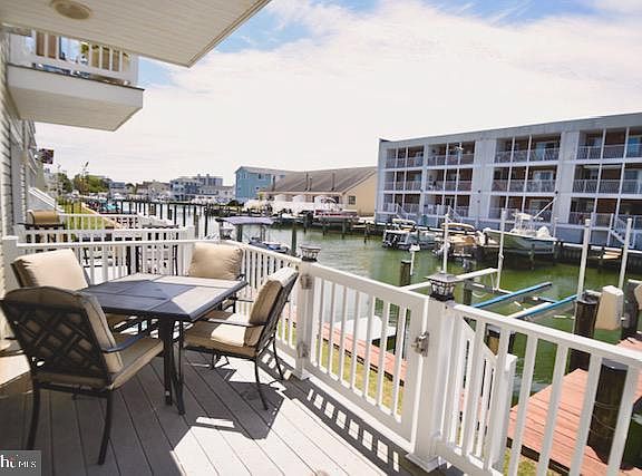 2nd image of 617 Salt Spray Rd Unit B