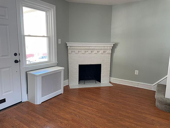 Decorative fire place in living room
